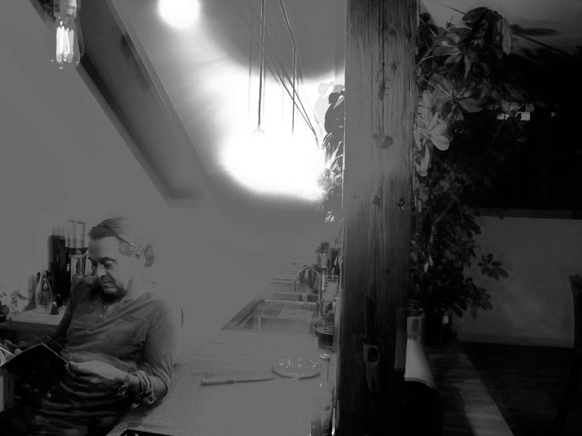     Erleuchtung. Passt irgendwie zu IMAGO DEI. Und seinem Gründer Jo Aichinger.