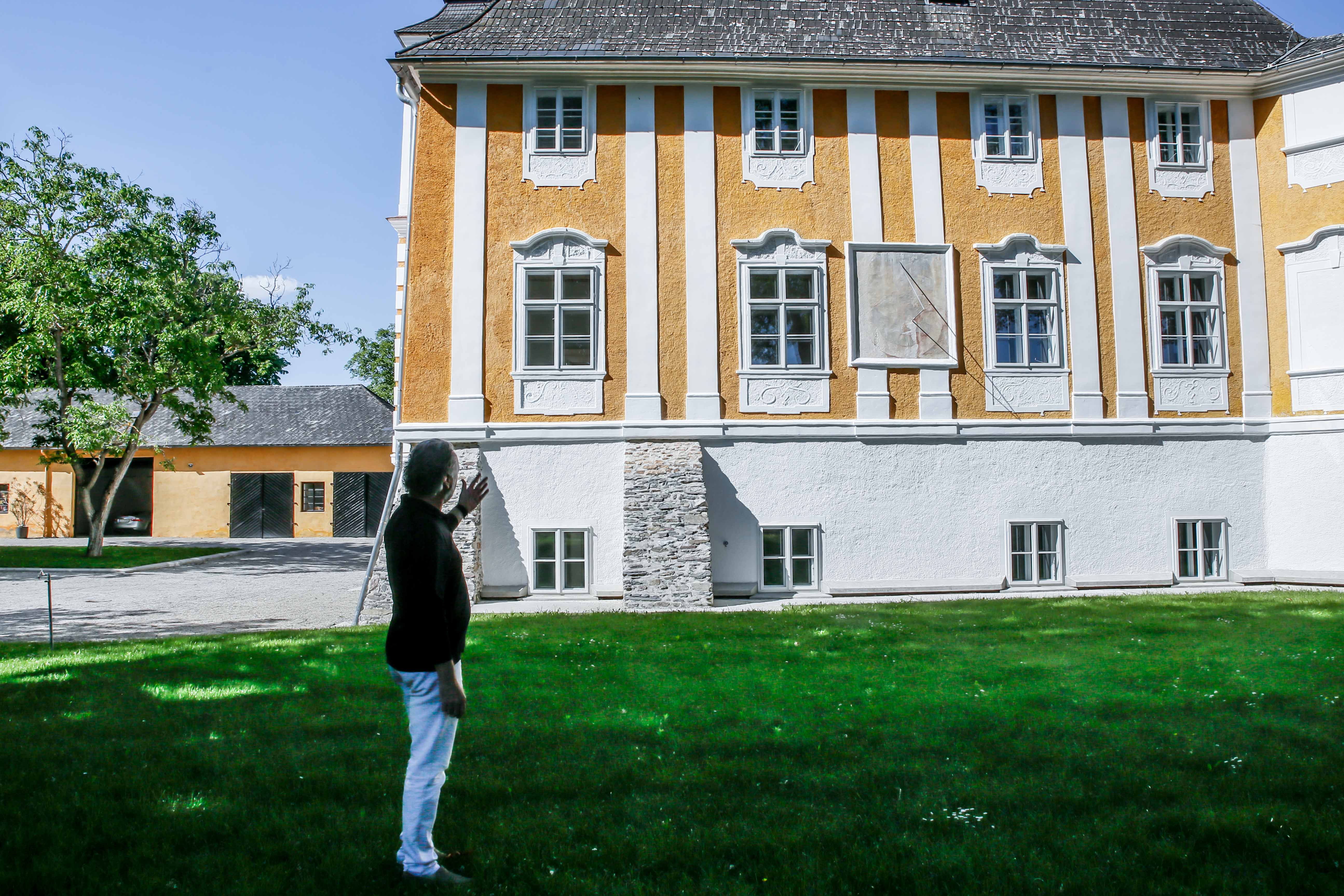 web-pamelaschmatz-1901